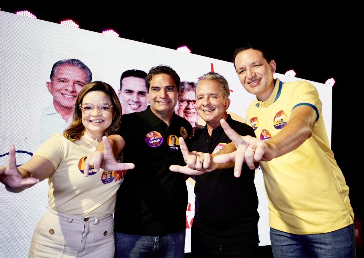 Nabor destaca investimentos em saúde e educação durante plenária em Campina Grande