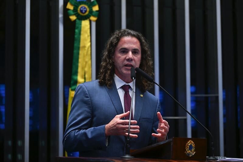 VÍDEO: Veneziano critica senadores de oposição ao governo Lula que querem barrar votação do fim da escala 6×1