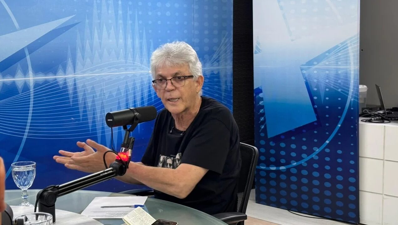 Ricardo Coutinho critica Flávio Bolsonaro e diz que Lula se sai melhor em debate na Band